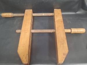 lot 673 image: Vintage Wooden Screw Clamp Vise