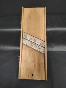 lot 712 image: Antique Kraut Cutter or Vegetable Slicer