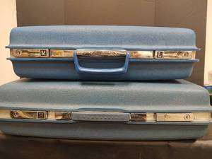 lot 732 image: Samsonite Hard Shell Blue Luggage Suitcases