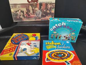 lot 733 image: Vintage Classic Board Games Collection Bundle