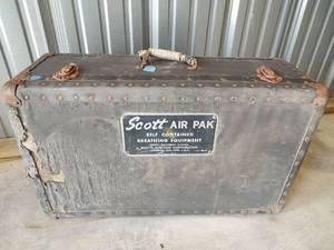 lot 1007 image: Vintage Scott Air Pak Self Contained Breathing Equipment Case with Instructions, 26 x 9 x 16