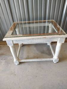 lot 1009 image: Oak End Table with Glass Top, 22x28x20, Unfinished