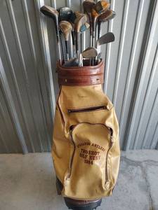 lot 1014 image: 1984 Spreading Antlers Golf Hunt Complete Golf Club Set with Leather Bag