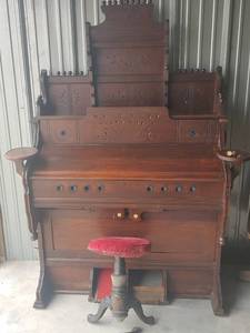lot 1034 image: Antique Victorian Style Pump Organ with Ornate Carved Details and Seat, 51 x 21 x 67