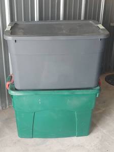 lot 1041 image: Large Plastic Storage Containers with Lids Set of 2, 34 and 35 gal