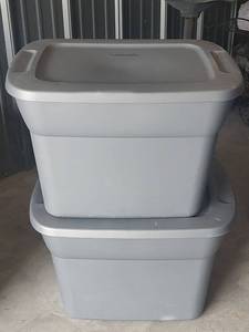 lot 1042 image: Sterilite Plastic Storage Containers with Lids Set, 18 gal