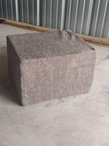 lot 1052 image: Carpeted Pet Step