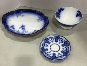 Flow Blue Porcelain Bowl Set