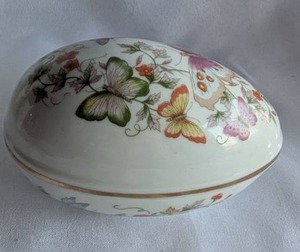 Avon 1974 Porcelain Butterfly Trinket Box