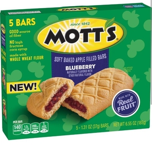 lot 4041 image: Motts Soft Baked Apple Blueberry Fruit Snack Bars, 5 Count