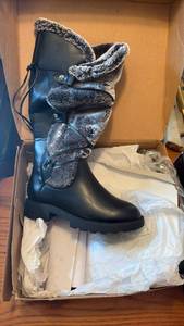 JustFab Black Winter Boots with Faux Fur Trim Size 6 - Retail: $39