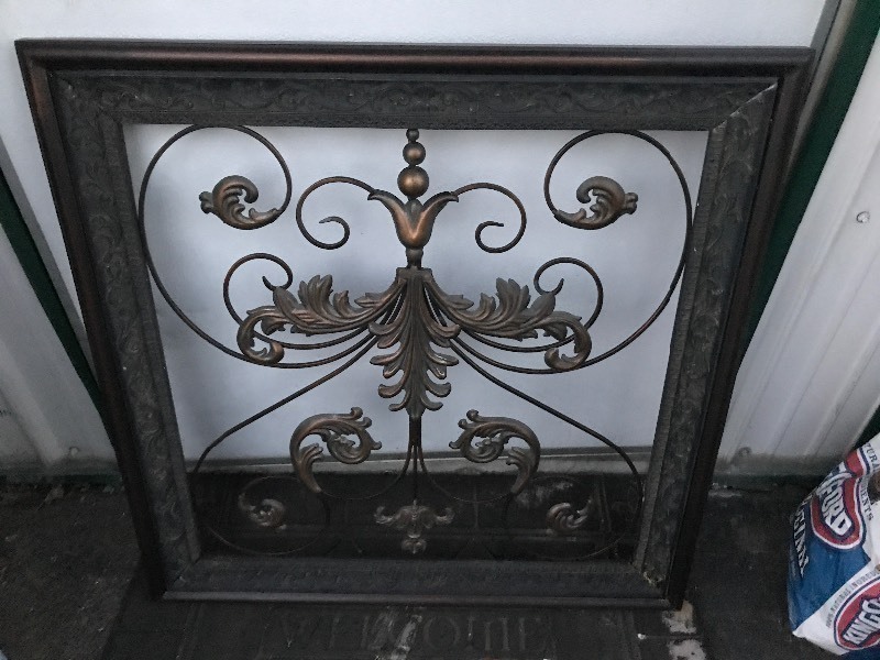 lot 646 image: 30 x 30 metal wall Decour pieces