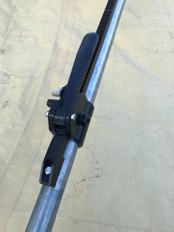 lot 803 image: New cargo load locks they can be cut down for vans pick ups or leave as is