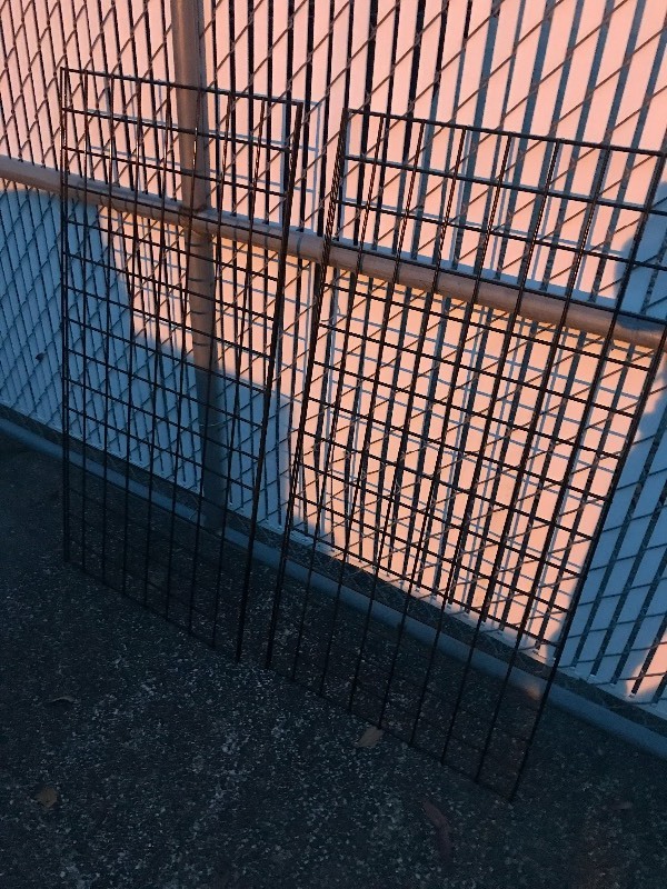 lot 899 image: 2 x 4 sections of thick wire mash great for fencing trimming use your imagination