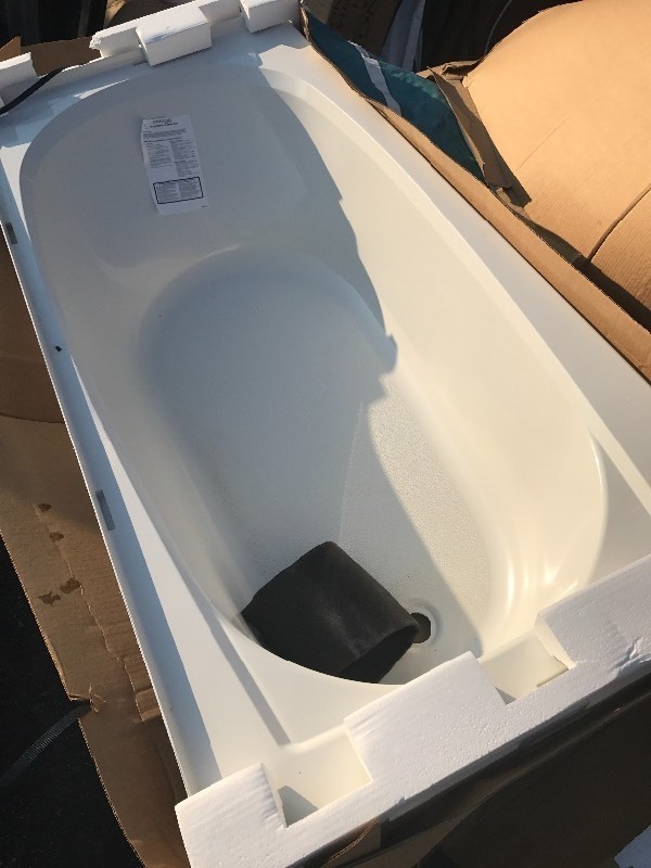 lot 9287 image: New fiberglass sterling tub by  Kroehler  28 x 60