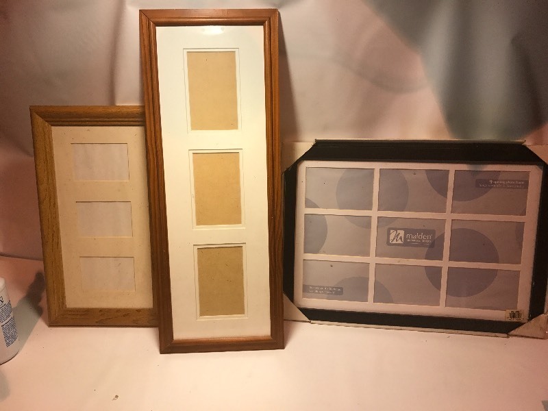 lot 9555 image: Set of three family photo frames