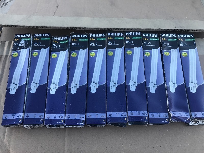 lot 9576 image: 10 compact fluorescent lightbulbs
