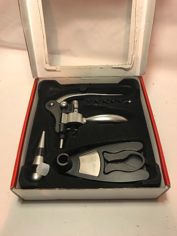 lot 9657 image: Nice wine opener set as pictured