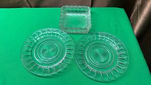 lot 315 image: Clear Glass Sunburst Pattern Serving Set