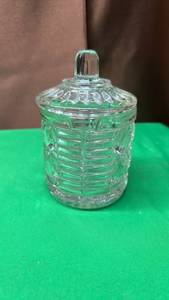 lot 317 image: Clear Glass Ribbed jelly or Honey Jar with Lid