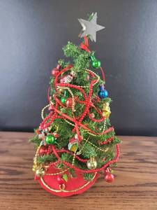 lot 3305 image: Decorated Miniature Christmas Tree