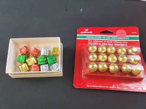 lot 3306 image: Hallmark Miniature Glass Christmas Ornaments Set