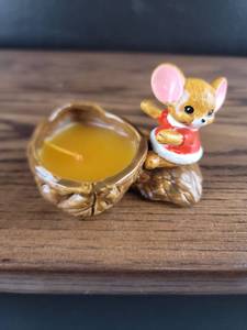 lot 3316 image: Mouse with Walnut Shell Cup Figurine