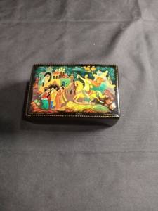 lot 2294 image: Russian Palekh Lacquer Box - Messenger with Letter Scene