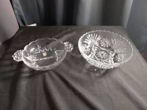 lot 2306 image: Pressed Glass Serving Bowls with Star Pattern