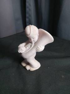 lot 3033 image: White Bisque Musician Figurine