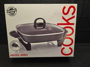 lot 2061 image: Cooks JCPenney Electric Skillet