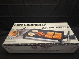 lot 2062 image: Elite Gourmet 17x9 Oversized Electric Griddle