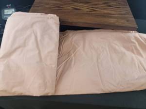 lot 3257 image: 100% Cotton Pink Flat Sheet
