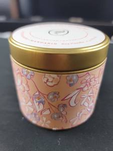 lot 3266 image: Pink Champagne French Soy Candle