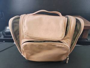 lot 3273 image: Bagsmart Hanging Toiletry Travel Bag