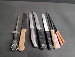 lot 1775 image: Mixed Kitchen Knife Collection