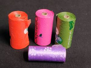 lot 1785 image: Pet Waste Bags Roll Set - Multiple Colors