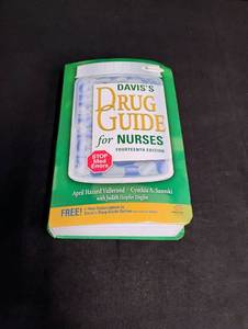 lot 1798 image: Daviss Drug Guide for Nurses 14th Edition