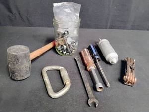 lot 1808 image: Mixed Hardware and Tool Lot