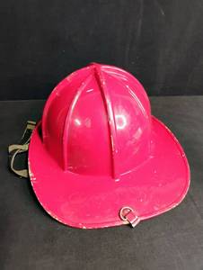 lot 1813 image: Red Cairns & Brother Classic 1000 Hard Hat