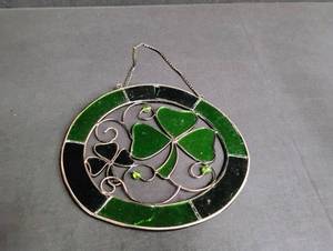 lot 1817 image: Decorative Stained Glass Shamrock Suncatcher