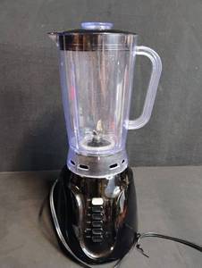 lot 1828 image: Multi-Function Kitchen Blender with 5-Speed Settings