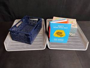lot 1834 image: Thats What They Said - The Office Unofficial Guide Book