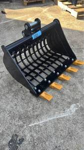 lot 31024 image: Heavy Duty Skeleton Grid Bucket for Mini Excavator