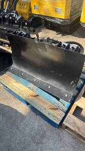 lot 31041 image: Heavy Duty Mini Skid Steer Snow Plow Blade Attachment