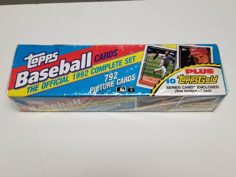 lot 1276 image: 1992 Topps Complete 792 Card Factory Sealed Baseball Card Set New Unopened