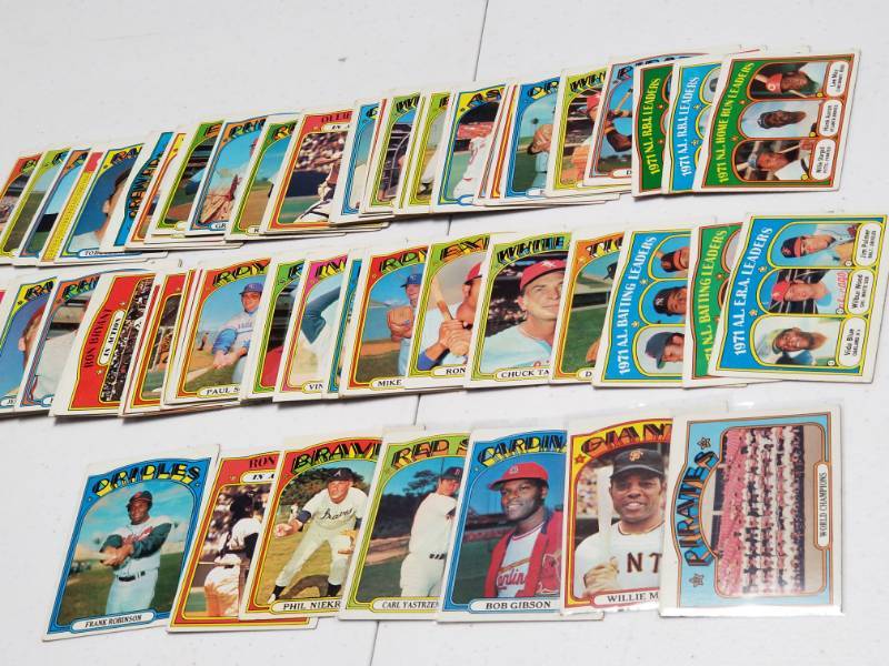 lot 1222 image: 1972 Topps Vintage Baseball Lot of 100 Cards w Willie Mays & Bob Gibson