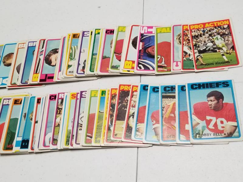 lot 1225 image: 1972 Topps Vintage Football Lot of 75 Cards w Bob Griese & KC Chiefs