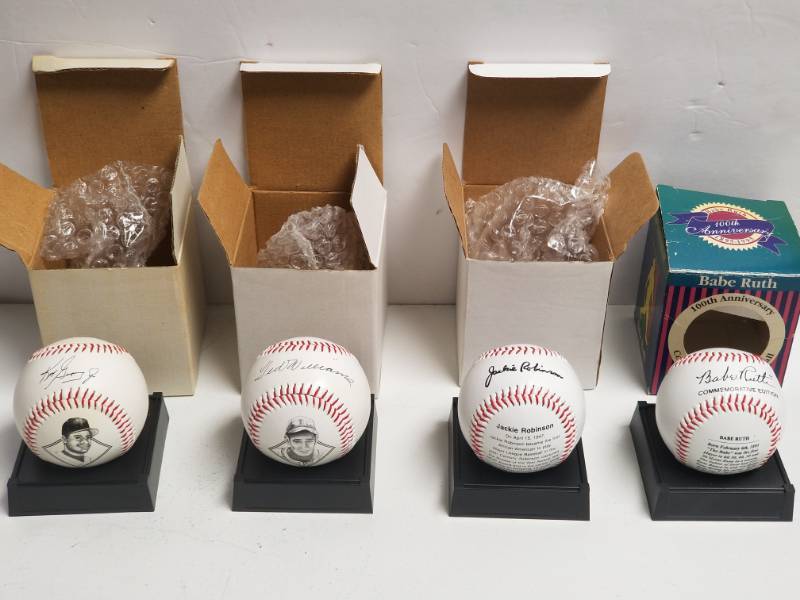 lot 1240 image: Record Breakers of Baseball Complete Set of 3 Replica Signature Photo Baseballs w Bonus