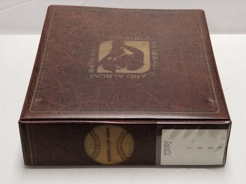 lot 1269 image: 1989 Topps Complete Baseball 792 Card Set in Pages w Binder & Traded Set Ken Griffey Jr. Rookie